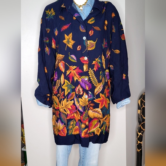 Katie Lee - Picture 1 of 4